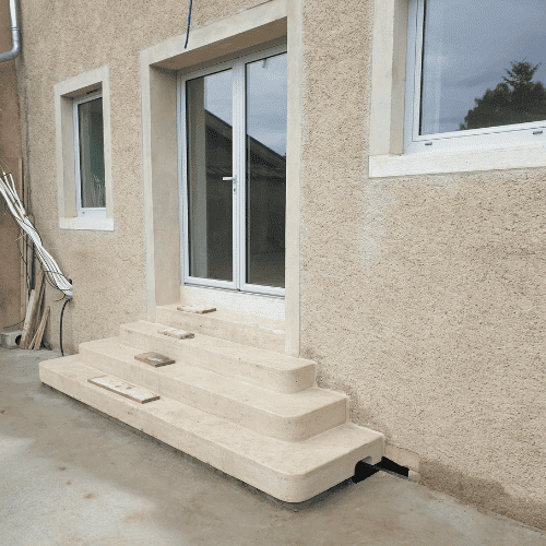 rénovation maison pierre et pisé marches finies