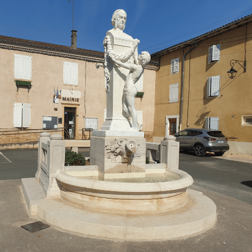 Saint-Julien : Restauration fontaine et statue Claude BERNARD